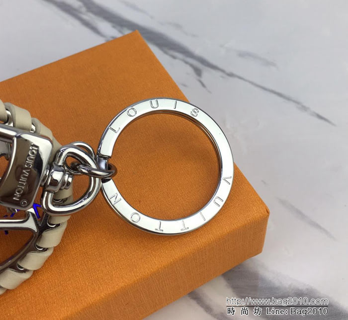 路易威登LV 頂級原單 M63082黑色 LV Circle為特色 Very包飾與鑰匙扣 鑰匙環 彈簧扣上刻有路易威登簽名字樣  ydh1039